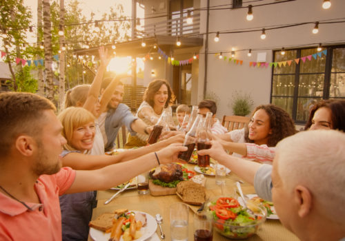 Prost auf der Gartenparty