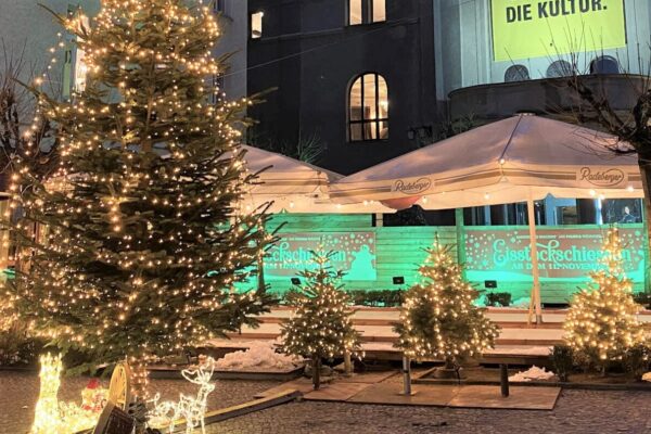Eisstockschiessen am Ganymed Friedrichstraße in Berlin