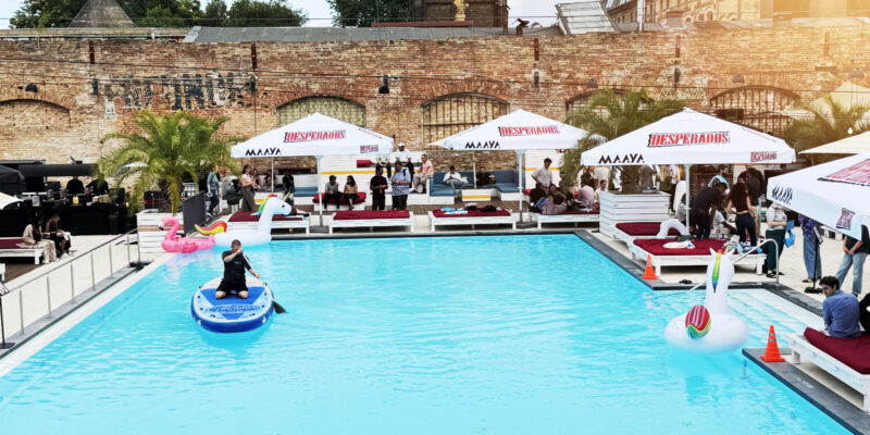 puravida-Sommerfest-Location-Mayaa-Pool Pool im Maaya auf dem RAW-Gelände Berlin.
